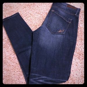 Express skinny Jeggings size 6- like new !